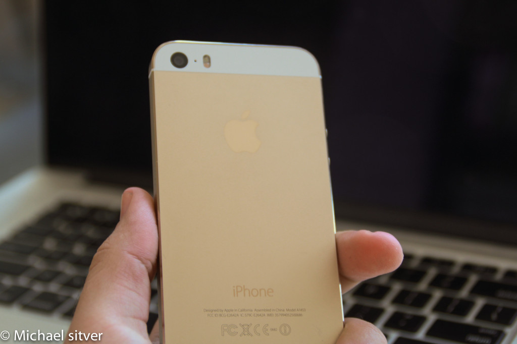 iPhone 5S gold in my hand