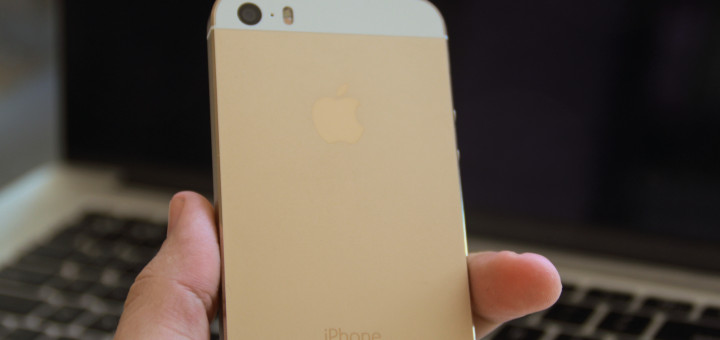 iPhone 5S gold in my hand